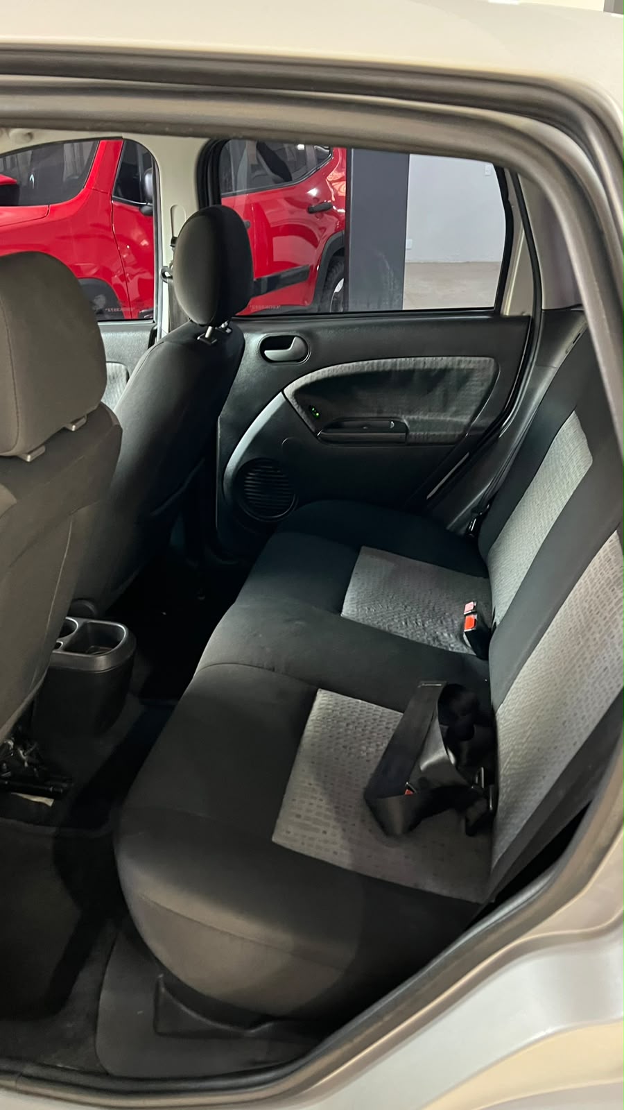 Ford Fiesta Sedan