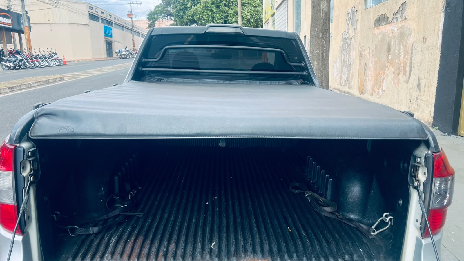 Chevrolet Montana LS 2015 em Uberaba, foto 2