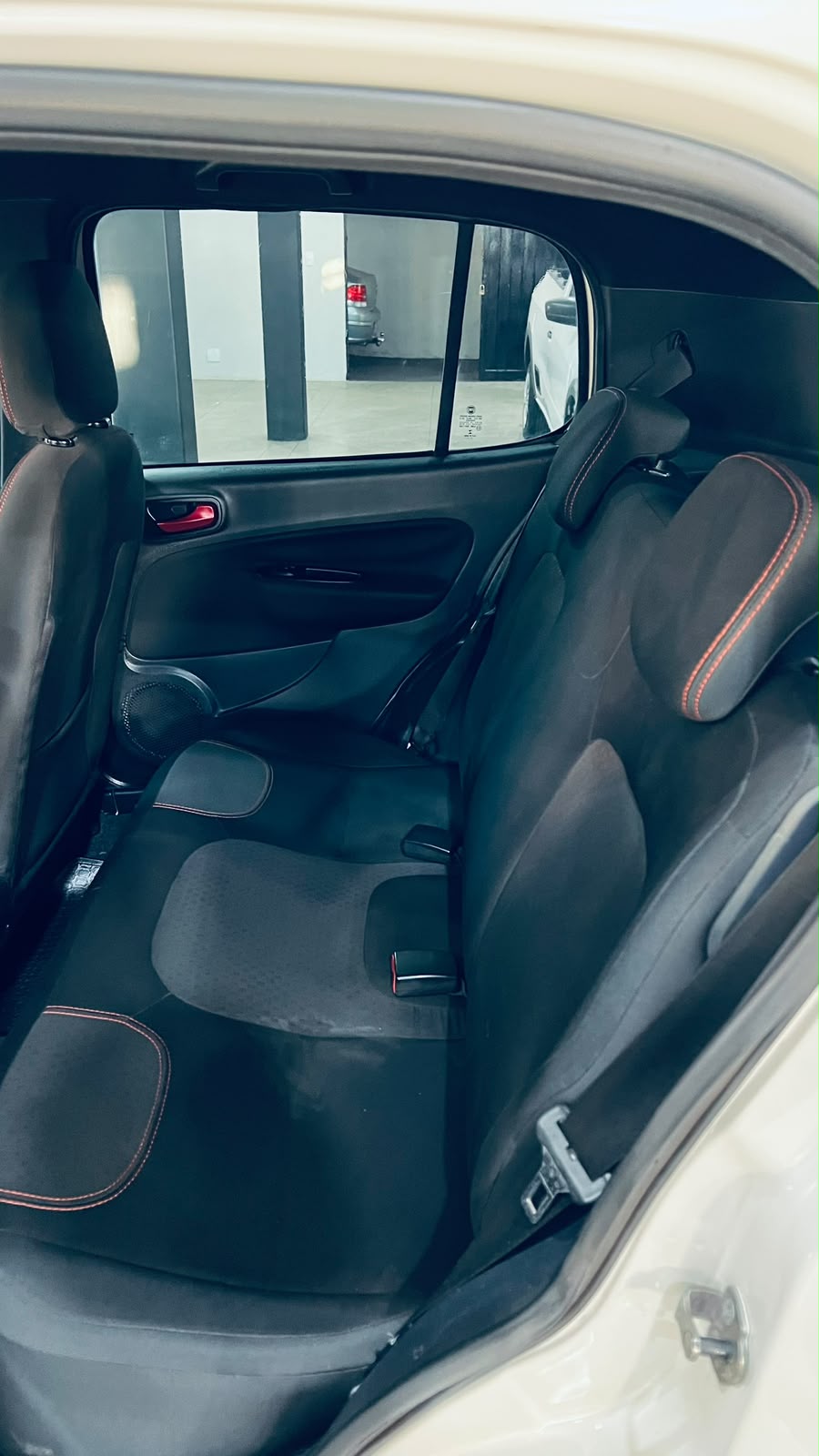 Fiat Uno Sporting 2015 em Uberaba, foto 10